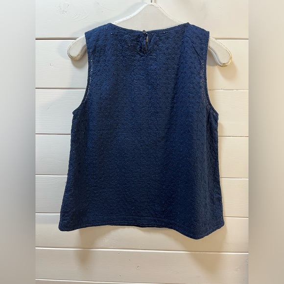 ❣️UNIQLO – Navy Cotton Eyelet Sleeveless Top (Size L) - Picture 6 of 8